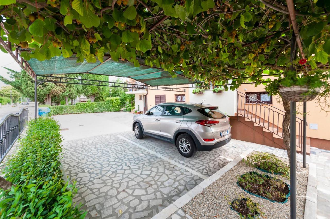 Apartment Casa Banko Ровінь Екстер'єр фото