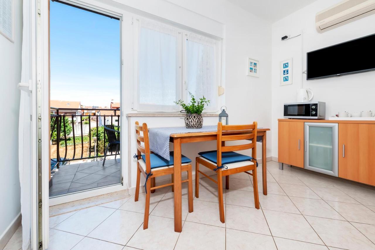 Apartment Casa Banko Ровінь Екстер'єр фото