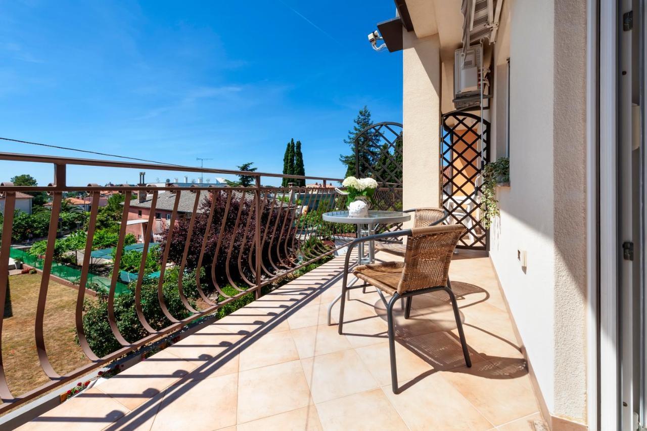 Apartment Casa Banko Ровінь Екстер'єр фото