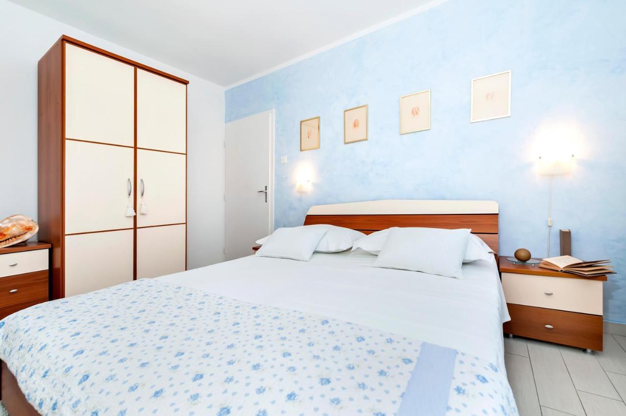 Apartment Casa Banko Ровінь Екстер'єр фото