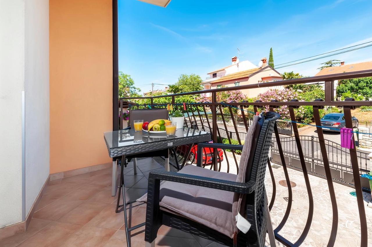 Apartment Casa Banko Ровінь Екстер'єр фото