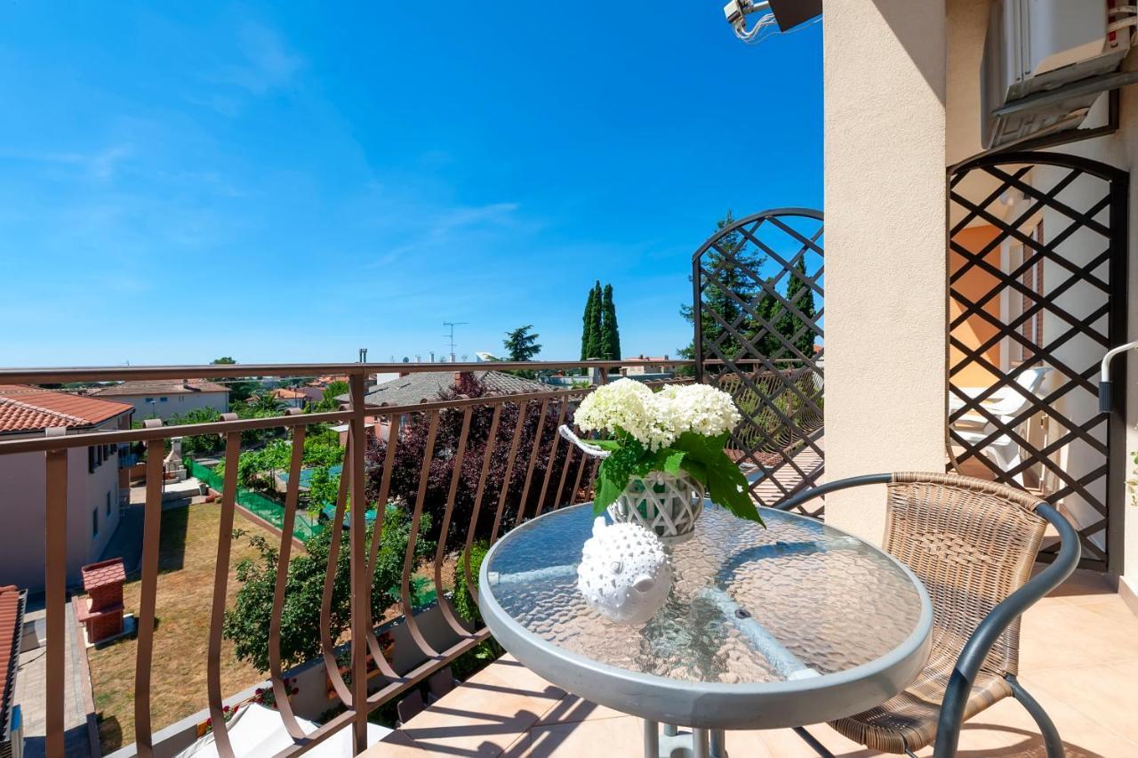 Apartment Casa Banko Ровінь Екстер'єр фото